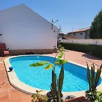 度假居 Peaceful Surrounding Private Pool 劳林哈